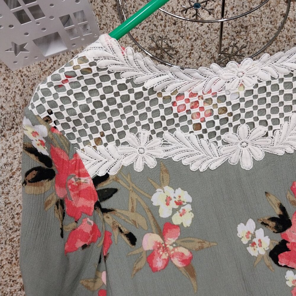 3591 Size Large Cato Est. 1946 Green Lace Trim Dress with Lining. - Picture 6 of 7
